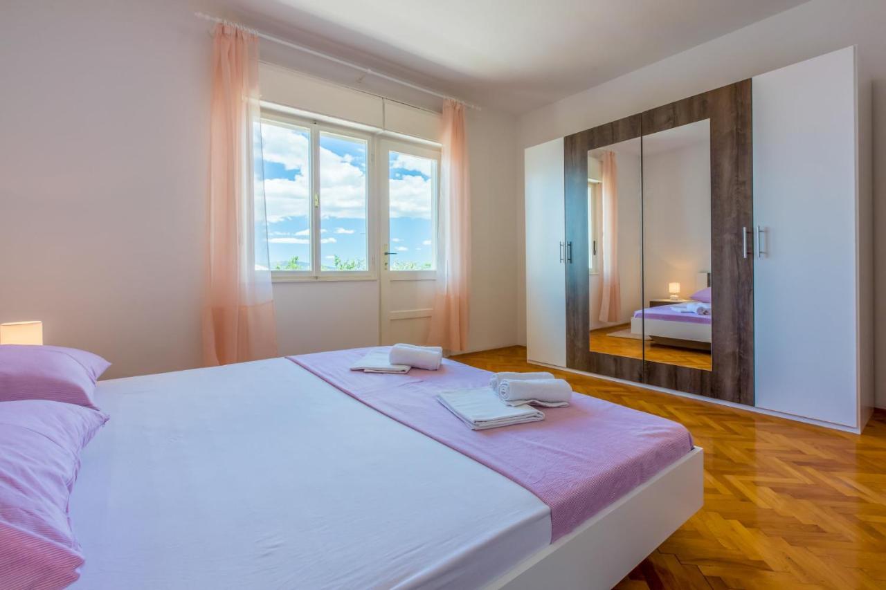 Azur Novi Vinodolski Buitenkant foto